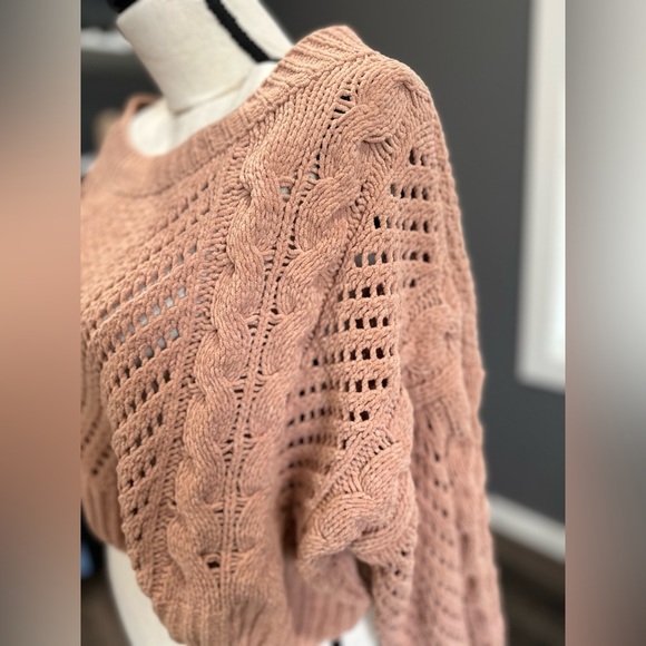 Urban Outfitters Sweater Women’s Small Brown Cable Knit Cropped Long Sleeve - Picture 2 of 7